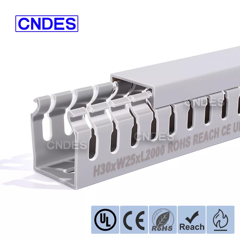 30×25 štrbinový ochranný PVC drôtený kanál